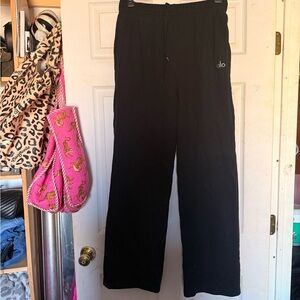ALO Yoga Black Accolade Sweatpants Straight leg